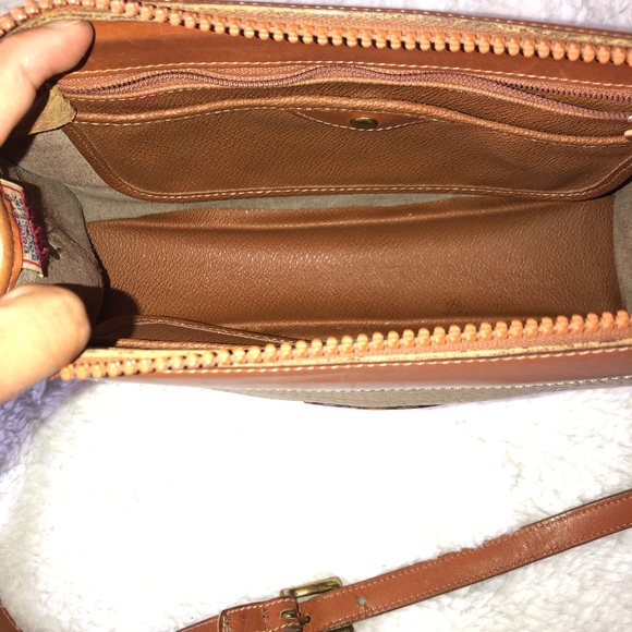 Dooney and Bourke - Picture 5 of 7